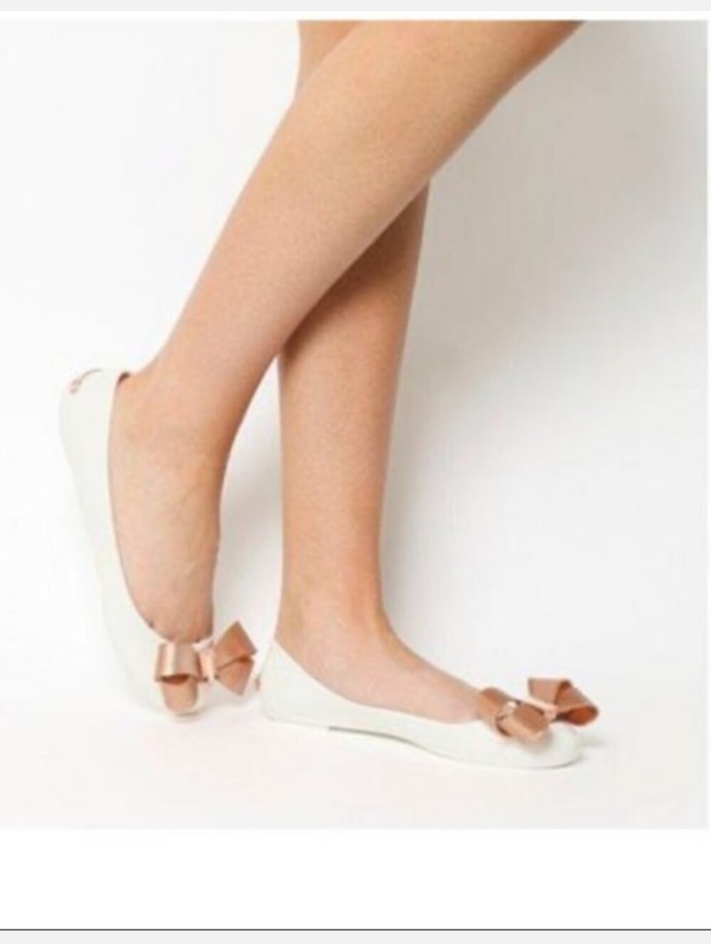 Ted Baker London Larmiar Bow Jelly Flats
Size 6.5